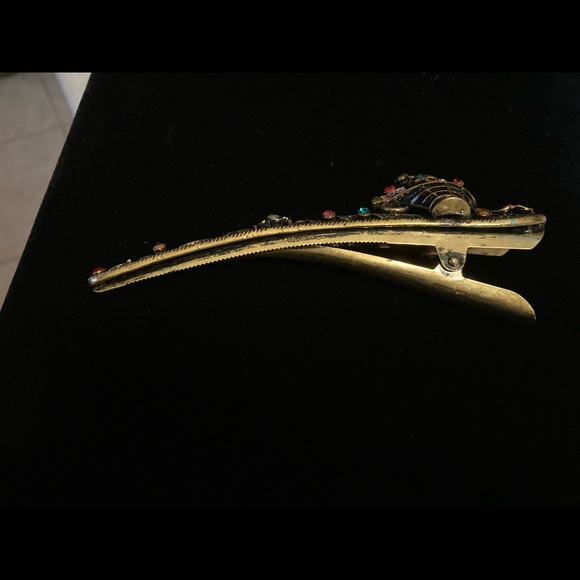 COPY - 2 pc bundle Butterfly dbl prong Hair Pin & Flower basket hair clip Stron… - Picture 8 of 12